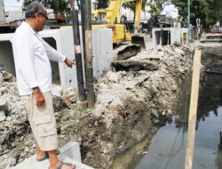 Pengerjaan Drainase Resahkan Warga