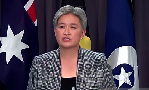 Menteri Luar Negeri Australia Penny Wong memberikan konferensi Pers di Canberra, Australia Selasa (18/10/2022). (ant/rtr)