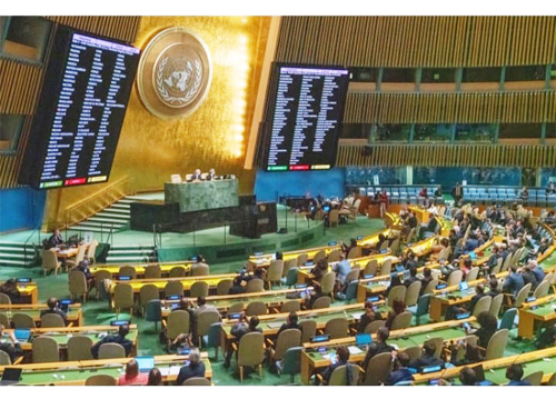 Majelis Umum Perserikatan Bangsa-Bangsa mengadakan pemungutan suara pada resolusi mengutuk pencaplokan sebagian Ukraina oleh Rusia, di Markas Besar Perserikatan Bangsa-Bangsa di New York. (rtr)