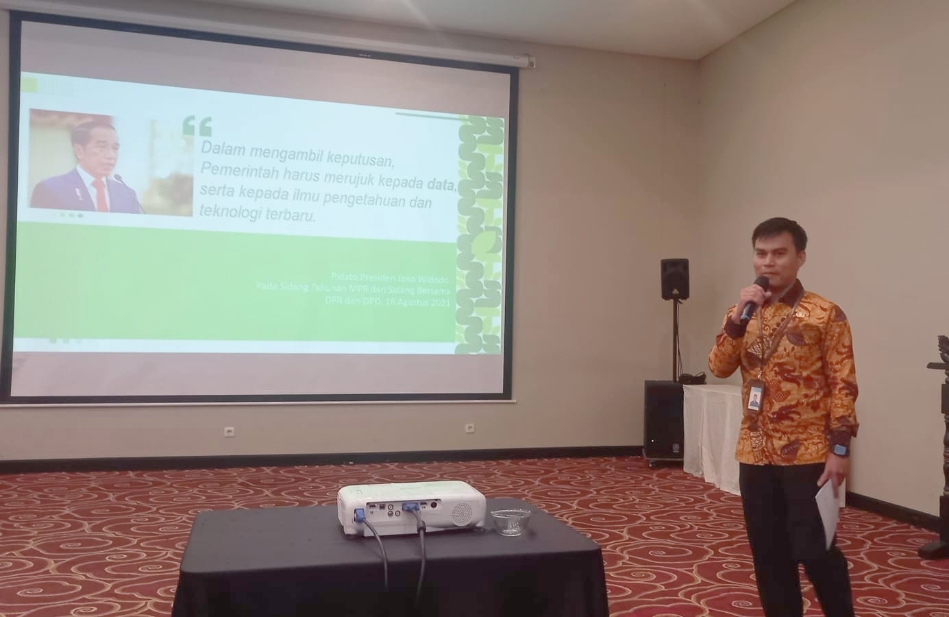 Statistisi Ahli Madya Sumut Nizaruddin pada acara Workshop BPS di Prime Plaza Kualanamu Deliserdang Senin (17/10/2022).beritaSore/ist