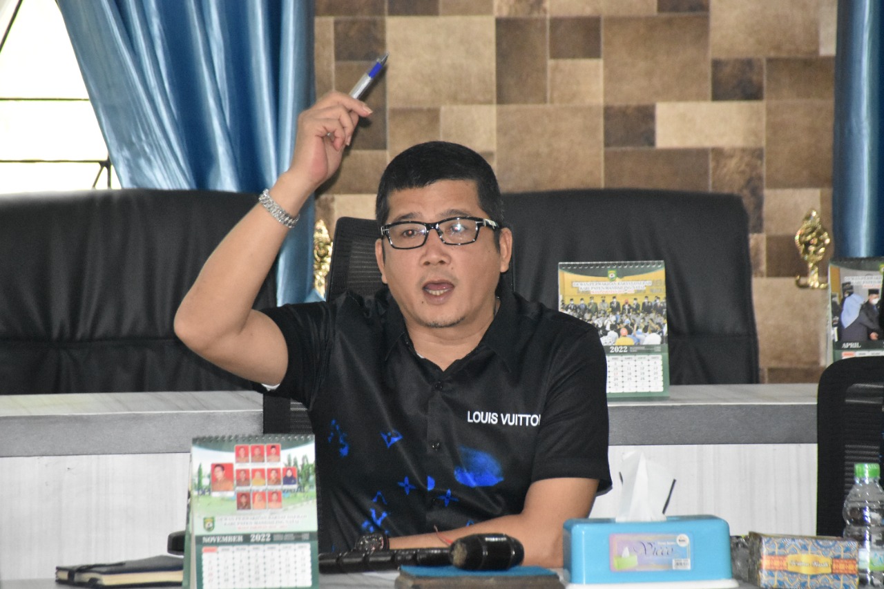 Ketua DPRD Mandailing Natal Erwin Efendi Lubis, SH.beritasore/dok