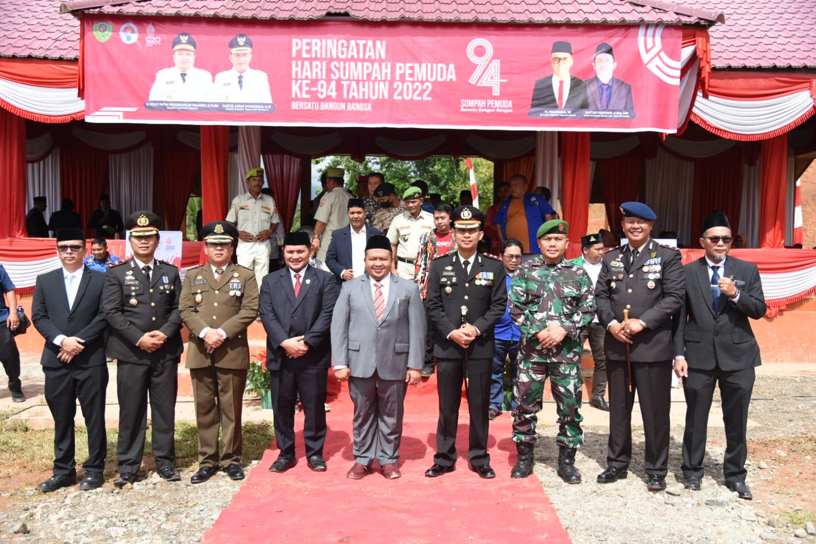 Peringatan Sumpah Pemuda ke-94 Tingkat Kabupaten Tapsel Tahun 2022 di Lapangan Sepakbola Sarasi, Desa Aek Badak Jae, Kecamatan Sayur Matinggi, Jumat (28/10).beritabore/Birong RT