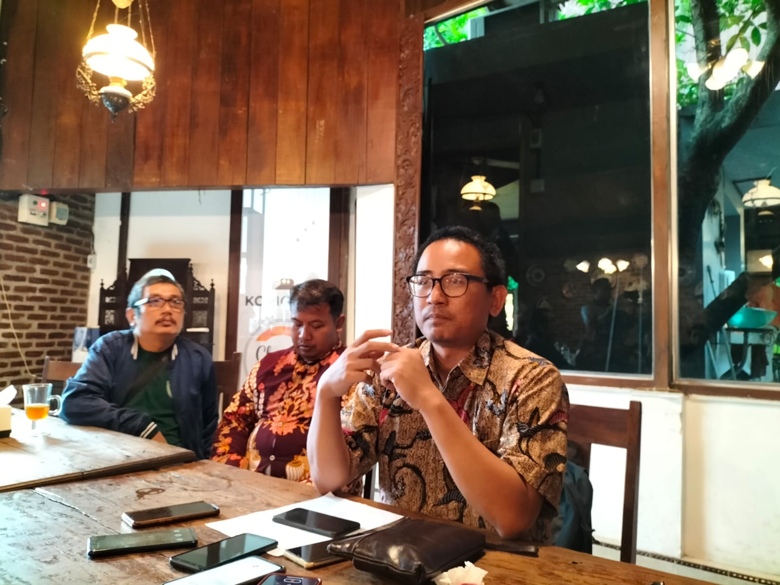 Kepala Kanwil I KPPU Ridho Pamungkas berbicara kepada wartawan di Medan Jumat (30/9/2022) sore. beritasore/laswie wakid