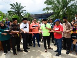 Bupati Zahir Resmikan Jembatan Penghubung 2 Desa