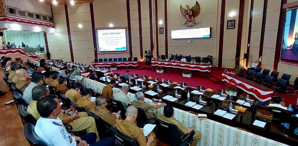 DPRD Medan gelar rapat paripurna penyampain nota pengantar Walikota Medan terhadap Ranperda Kota Medan tentang R APBD Kota Medan TA 2023 kepada DPRD Medan di gedung dewan, Senin (10/10/2022).beritasore/Ist