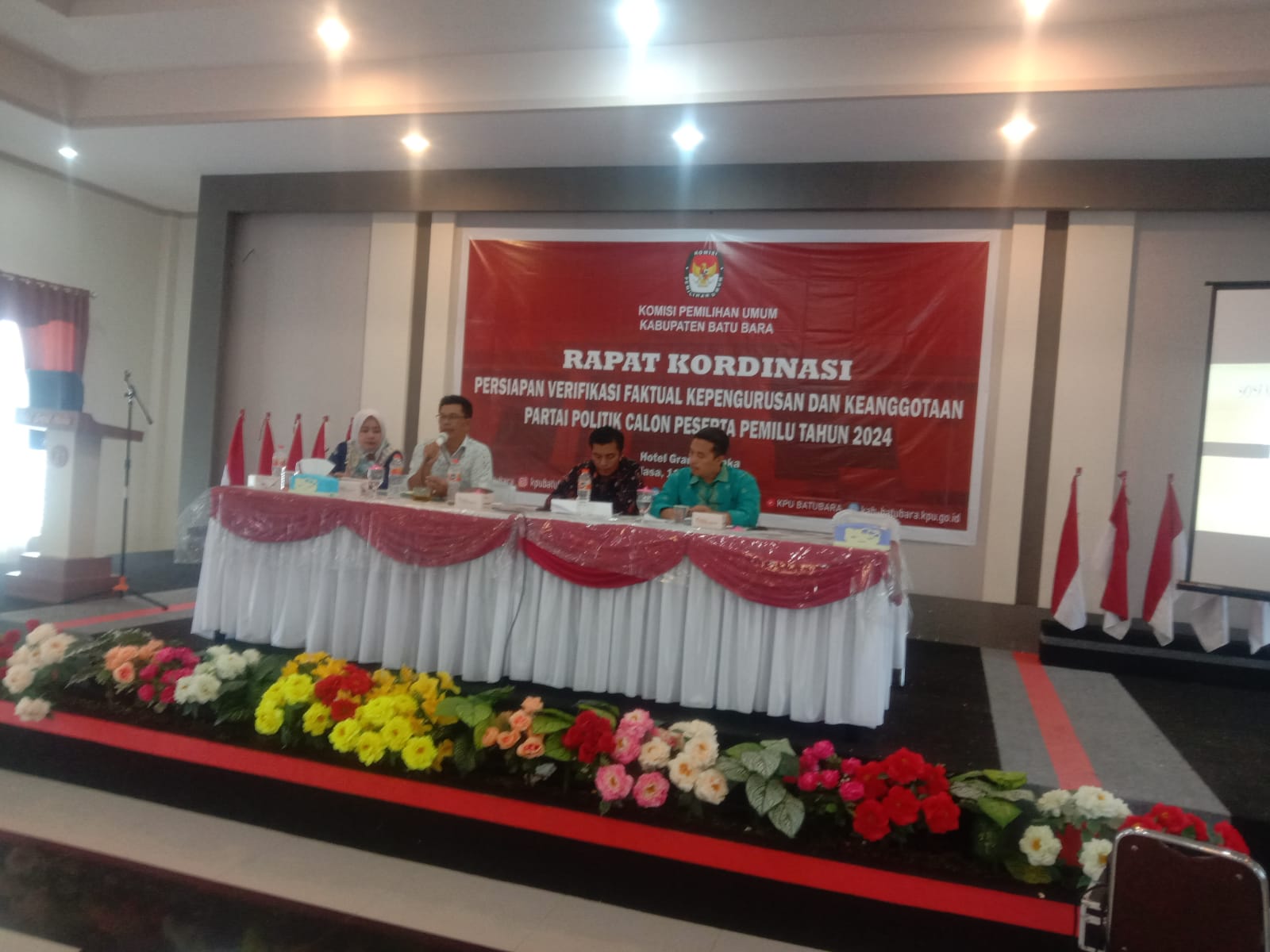 Rapat Koordinasi Persiapan Verifikasi Faktual Parpol Calon Peserta Pemilu Tahun 2024 di Hotel Grand Malaka Tanjung Tiram Kabupaten Batu Bara Selasa (11/10/2022).beritasore/alirsyah