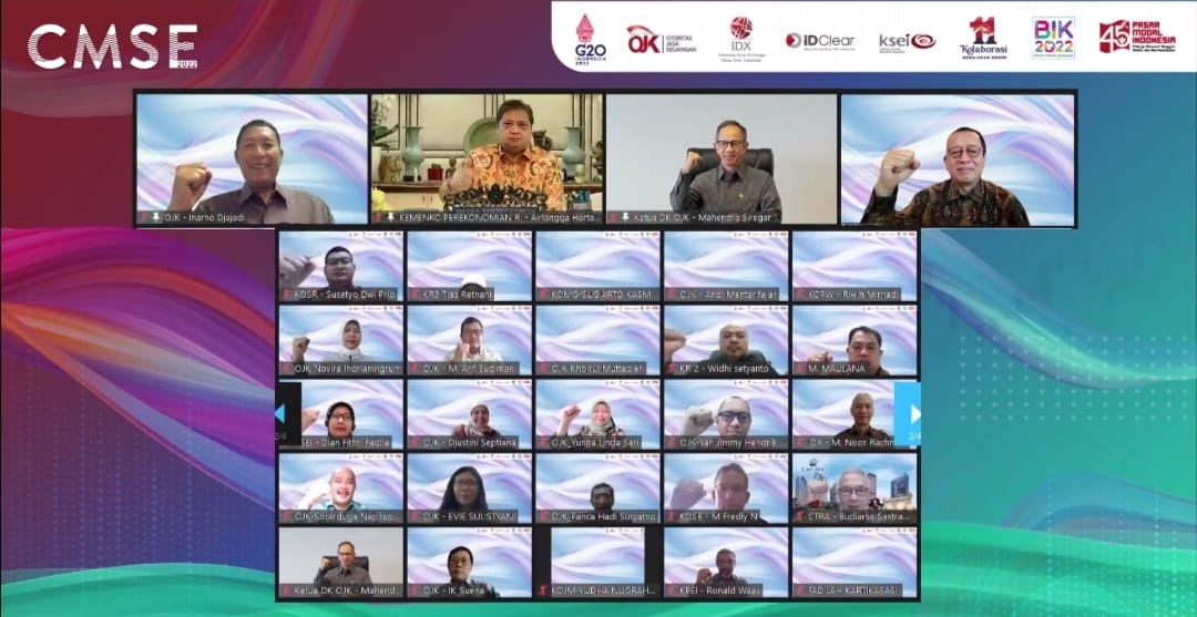 Atas dari kiri ke kanan: Anggota Dewan Komisioner OJK lnarno Djajadi, Menko Perekonomian Airlangga Hartarto, Ketua Dewan Komisioner OJK Mahendra pada pembukaan CMSE , Kamis (13/10/2022). beritasore/ist