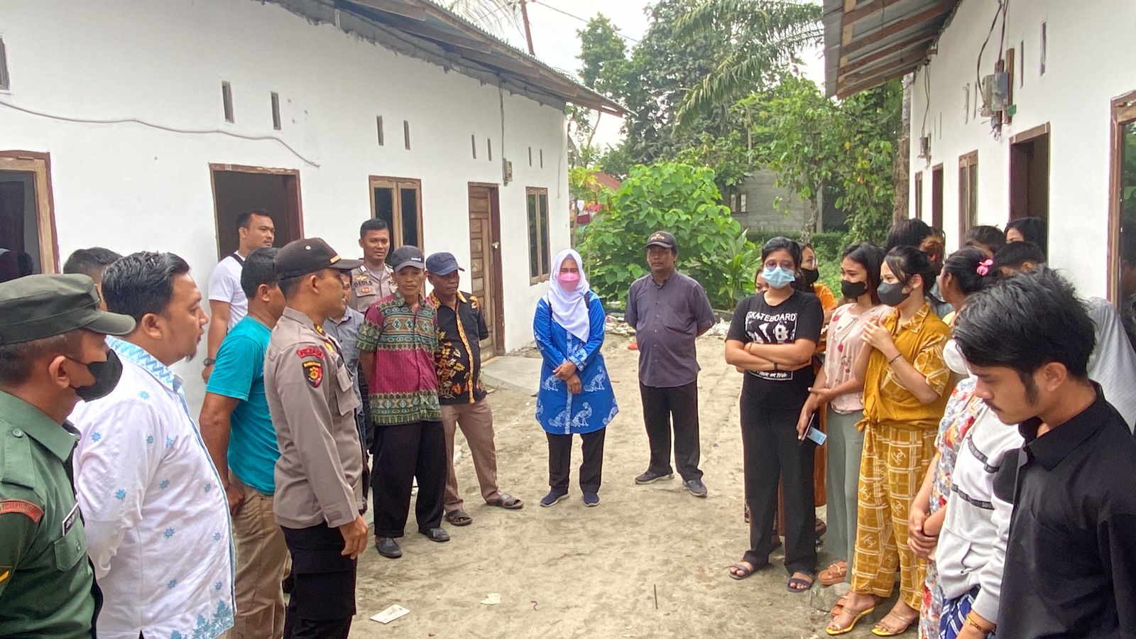 Kapolsek Indrapura IPTU Abdi Tansar SH gelar razia,  menyisir rumah kos-kosan, Kamis (13/10/2022).beritasore/alirsyah