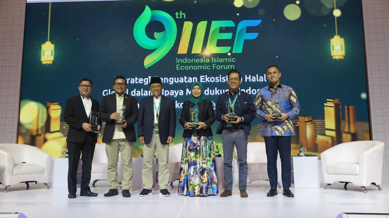 Berita Sore/ist Direktur Pelaksana Bidang LPEI Maqin Q Norjadi dan pembicara lainnya pada Indonesia Islamic Forum di Jakarta kemarin.