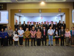 Wali Kota Siantar Harapkan 24 Panwascam Bekerja Profesional Dan Netral