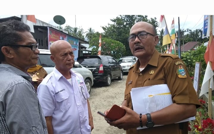 Kepala Seksi Perencanaan Pemberdayaan Masyarakat Desa (PMD) Sumut juga salahseorang Tim Evaluasi TP PKK Sumut, Joni Siagian, berbincang dengan wartawan.beritasore/Irham Hagabean Nasution