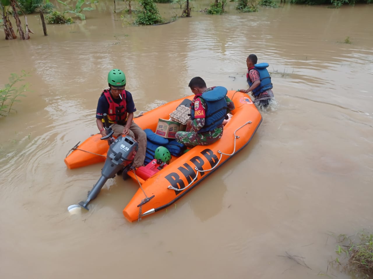 Banjir menggenangi Kecamatan Besitang, Kab. Langkat, Kamis (3/11/2022).beritasore /ist