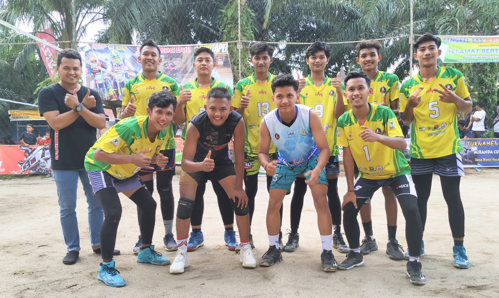 Batam Gass lolos ke semifinal Turnamen Bola Voli Miranda Cup II Tahun 2022.beritasore/ist