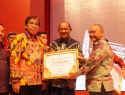 Plt Bupati Langkat Terima Penghargaan Penghasil Migas