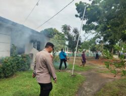 Bhabinkamtibmas Polsubsektor Sei Suka Dampingi Dinkes Lakukan Fogging