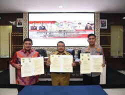 Bupati Tapsel – DPRD Dan Kapolres Teken MoU Pemberian Hibah Bangunan Polres
