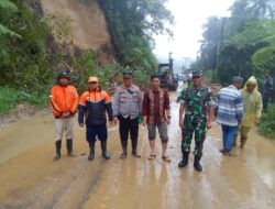 Tingginya Curah Hujan Menyebabkan Tebing Jalan Longsor 25 Meter Di Angkola Barat