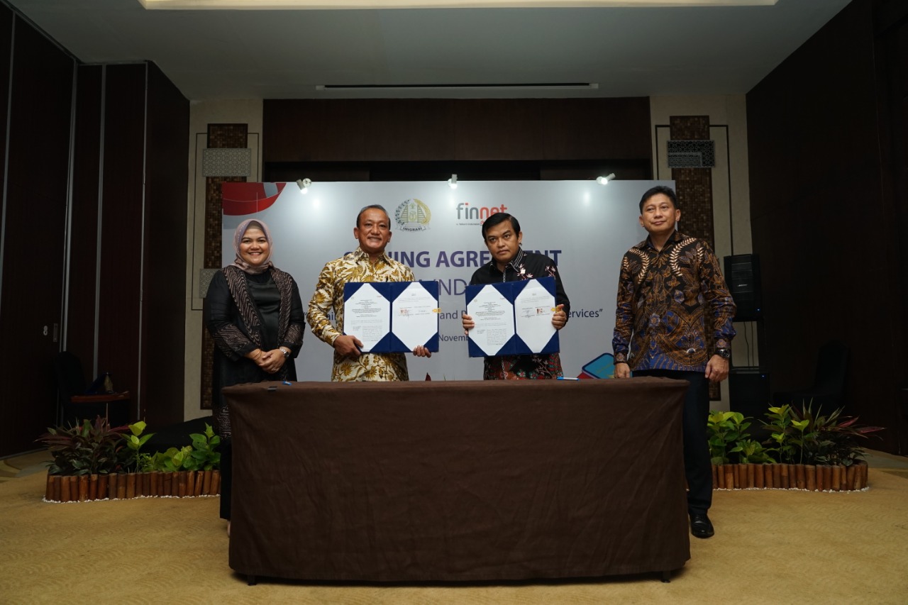 Berita Sore/ist Sesi foto bersama usai penandatanganan kerjasama antara Finnet dengan Ditjen Imigrasi Kemenkumham di Jakarta Jumat (18/11/2022).