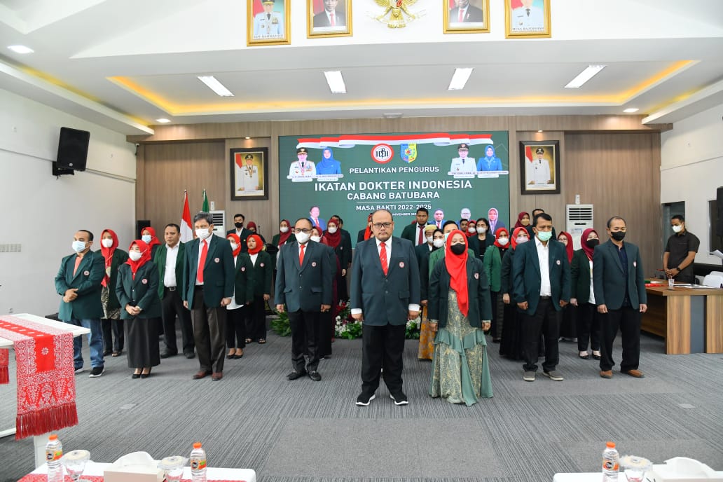 Teks fhoto Bupati Batu Bara Ir.H.Zahir M.AP hadiri pelantikan IDI periode 2022-2025 di Aula Rumah Dinas Bupati, Komplek Perumahan Inalum, Kecamatan Sei Suka Sabtu (19/11-2022).beritasore/alirsyah