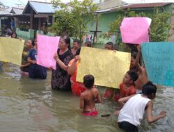 3 Hari Terendam Banjir, Warga Perumahan TKBM Upaya Karya Medan Labuhan Unjuk Rasa