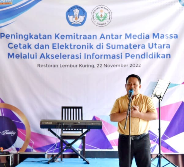 Teks foto: Rektor Universitas Negeri Medan (Unimed) Dr Syamsul Gultom M.Kes ketika memberikan sambutan pada pertemuan antara insan media di Medan, Selasa (22/11/2022).