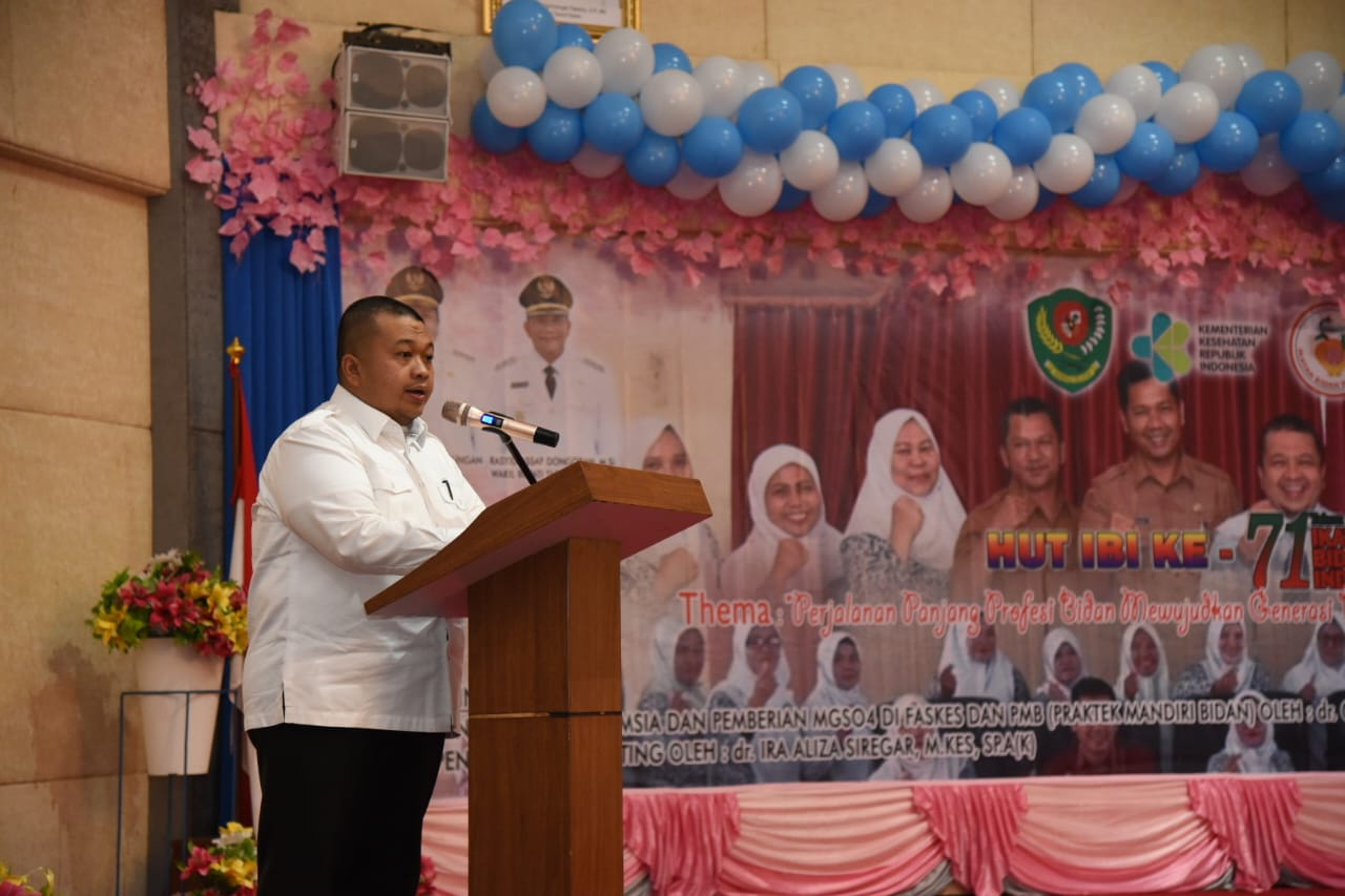 Berita Sore/Birong RT Bupati Tapanuli Selatan, Dolly Pasaribu saat memberikan sambutan di HUT IBI ke-71 di Gedung Serba Guna Sarasi, Komplek Perkantoran Pemkab Tapsel, Jalan Prof Lafran Pane, Sipirok, Jum'at (11/11).