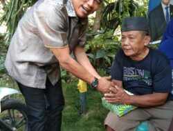 H. Santoso Reses di Rahuning II, Berikan Tali Asih 30 Anak Yatim Dan Duafa