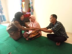 Korwil Disdik Dan UPTD Aek Kuasan Beri Bantuan Korban Kebakaran