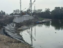 Pengerjaan Proyek Perbaikan Tanggul Sungai Deli Belum Rampung
