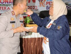 Hari Pers Nasional, Kapolres Pematang Siantar  Bagi Sembako Kepada Wartawan
