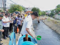 Minta Masyarakat Buang Sampah Pada Tempatnya, Jangan Ke Sungai