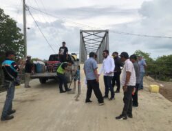 Jembatan Desa Pasar Rawa Selesai, Warga  Syukuran