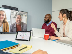 Debrett’s Luncurkan Panduan Etiket Kerja Hybrid Pertama