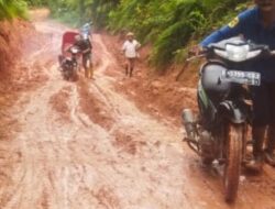 Warga Kecewa Jalan Hancur  Lebur Dikerjakan Tahun Depan