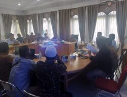 Warga Singkuang Merana