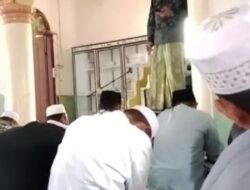 Camat Rantobaek Jadi Khatib Jumat