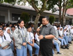 Bupati Tapsel Motivasi Siswa SMAN 1 Sipirok