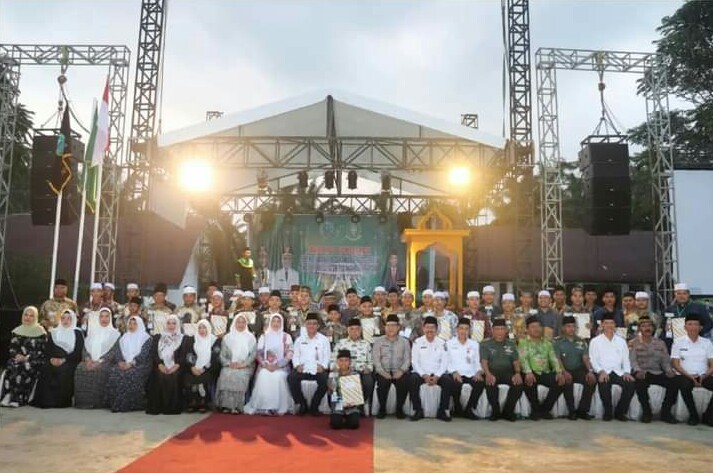 Teks Foto : Pemda Paluta Bersama Panitia STQH dan Peserta.