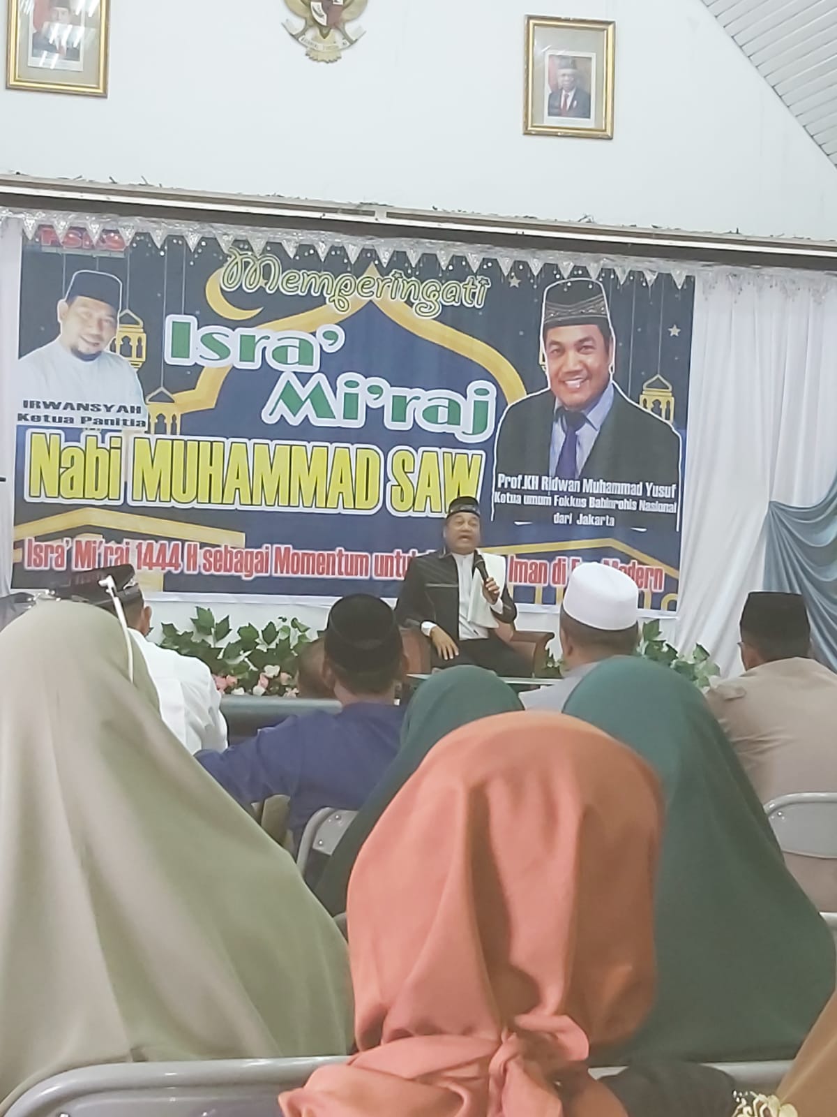 Teks Foto/Beritasore Aprizal : Acara Israk Mikraj yang digelar Forum Solidaritas Kepedulian Sosial (FSKS) P. Brandan di Gedung UDW Pertamina P.Brandan, Sabtu(11/3/2023