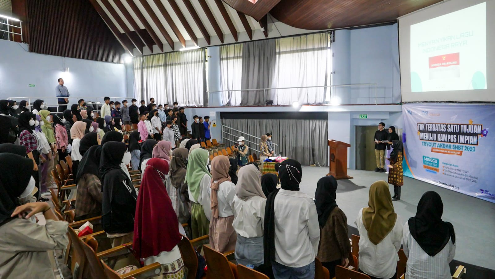 Berita Sore/ist: Manager LIKES & Education Group BSI Maslahat, Aprilia Eviyanti pada Try Out Akbar SNBT di Auditorium Pusat Studi Jepang UI baru-baru ini.
