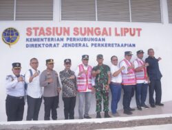 Menhub Tinjau Stasiun Kereta Api Sungai Liput