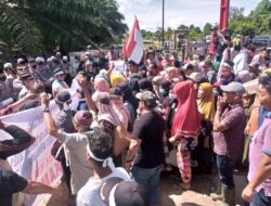 Massa Warga Singkuang 1 Bubar,  Aksi Lanjutan 7 Lebaran