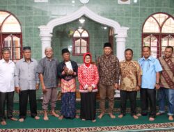 Wali Kota dr Susanti –  Perumda Tirtauli  Memberi Bantuan Mesjid Al Ikhlas