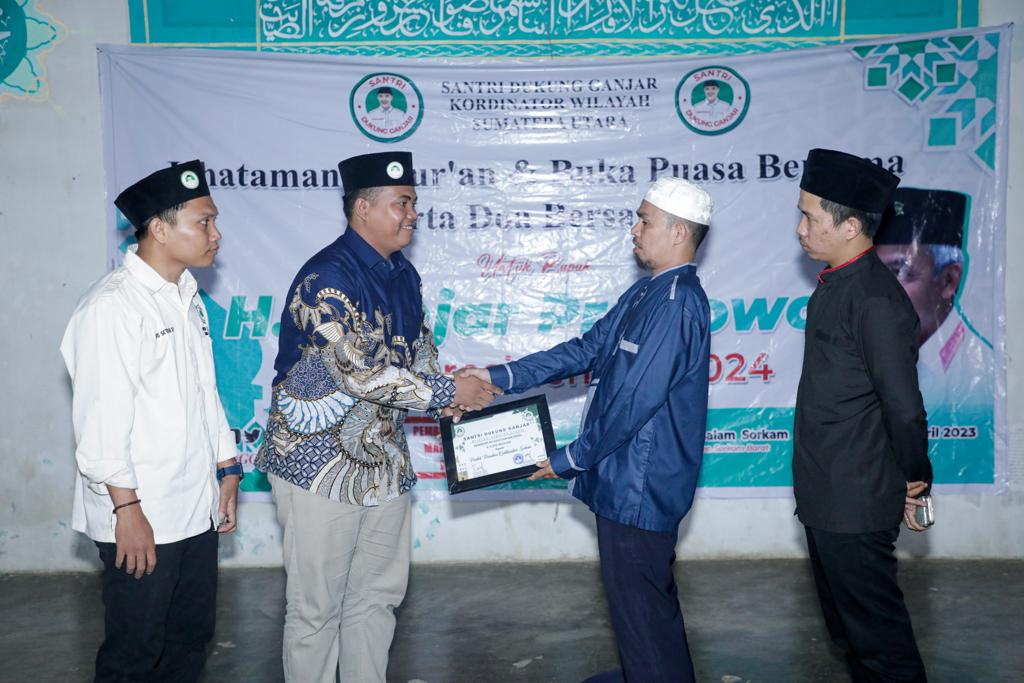 Dukung Pembangunan Musolla Ponpes di Tapteng, Santri Dukung Ganjar Berikan Bantuan Material