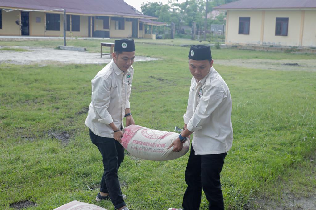 Dukung Pembangunan Musolla Ponpes di Tapteng, Santri Dukung Ganjar Berikan Bantuan Material