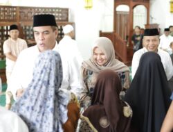 Serahkan Zakat, Bupati Madina  Harapkan Beli Ayam Atau Itik