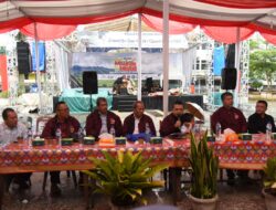 Bupati Tapsel Serahkan Seekor Kerbau Kepada IKAPSI