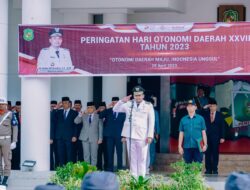 Bobby  Pimpin Upacara Peringatan Hari Otda XXVII