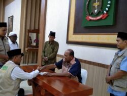 Plt Bupati Langkat Serahkan Zakat Mal Rp150 Juta Ke Baznas