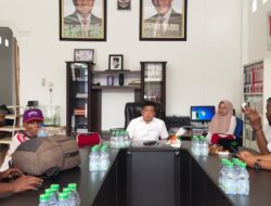 Si Kakek Berkeliling Dua Tahun Cari Kerja